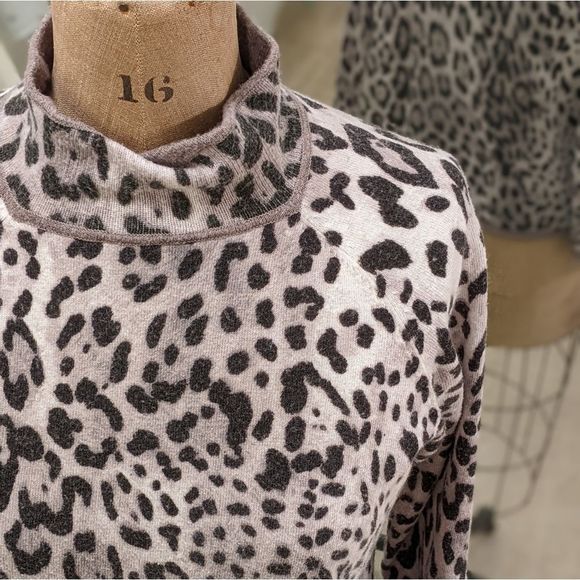 Taupe Leopard Mock Turtleneck Sweater - Picture 2 of 7